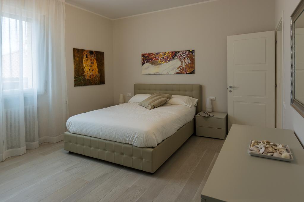 St. Vitale's Basilic View Elegant Apartment